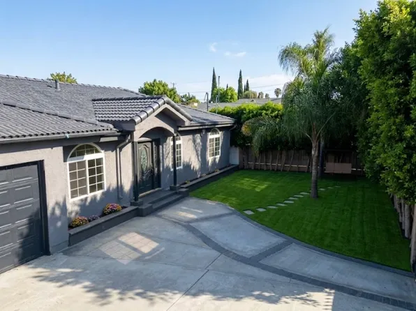 6742 Radford Ave, North Hollywood, CA 91606