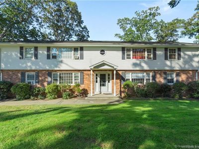 280 East Main Street APT A2, Clinton, CT, 06413