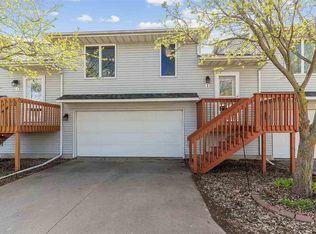 408 Sugar Creek Ln APT G, North Liberty, IA 52317