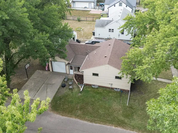 400 S Juniper Ave, Marion, SD 57043