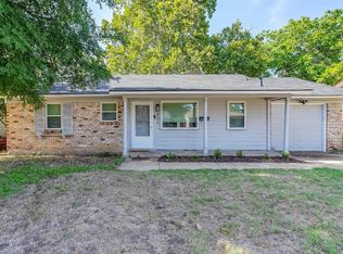 804 E Mission St, Crowley, TX 76036