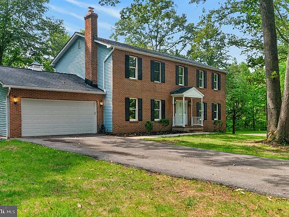 2nd image of 881 Chinquapin Crest Dr