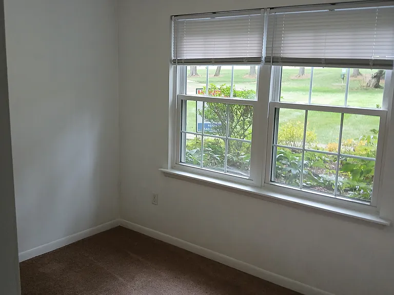 365 Charles St — Photo 2