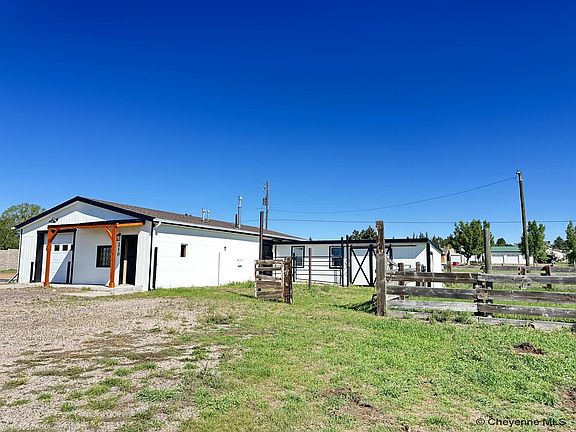 5th image of 210 E Riding Club Rd