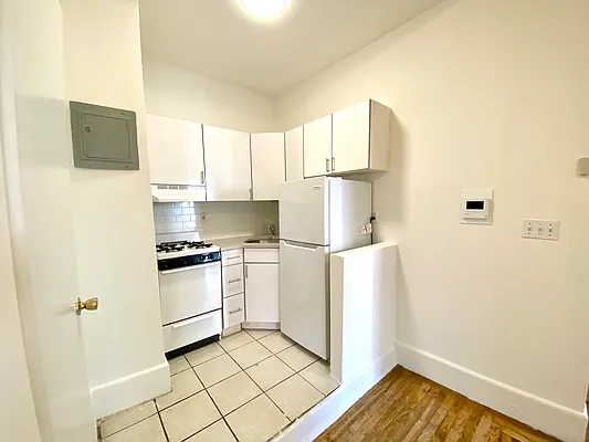 Rented by Douglas Elliman | media 9