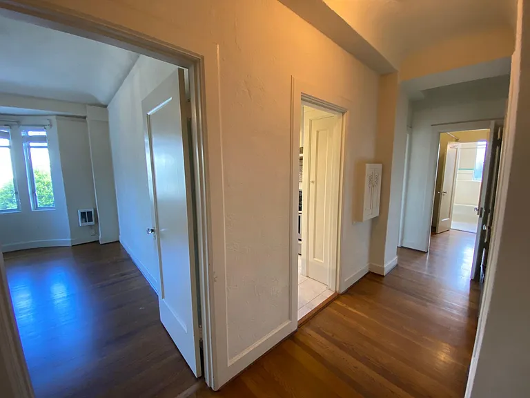 2060 Leavenworth St #5 — Photo 8