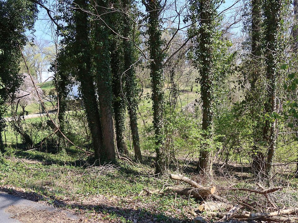 1st image of Crest Rd