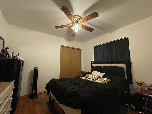4th image of 1466 N Farwell Ave #18