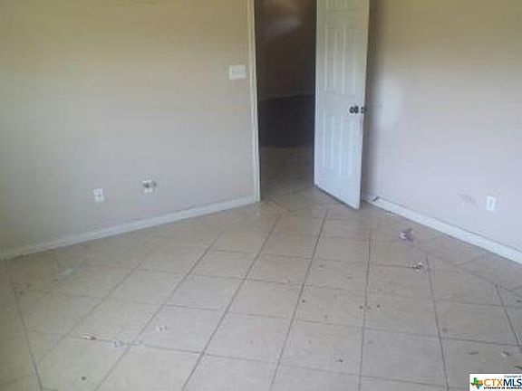 3rd image of 523 Harper St