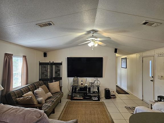 4th image of 88 Katrina Circle
