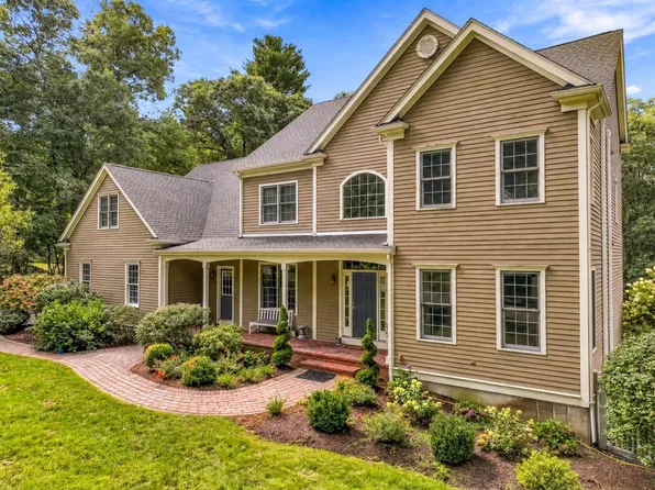 30 Juniper Rd, Upton, MA 01568