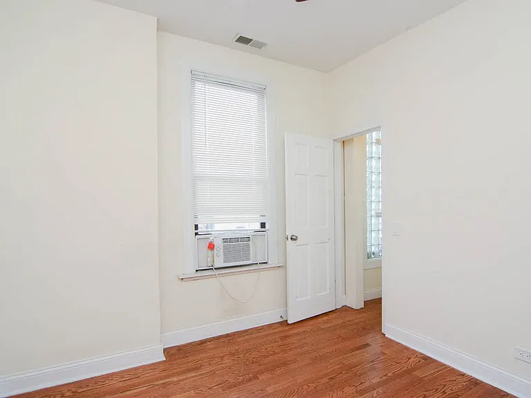 2347 W 24th Pl #R4 — Photo 16