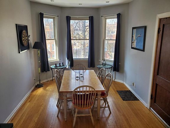4th image of 2535 N Hamlin Ave #2