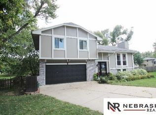 15609 Holmes Cir, Omaha, NE 68135