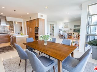 870 N Haverford Ave #403, Pacific Palisades, CA 90272