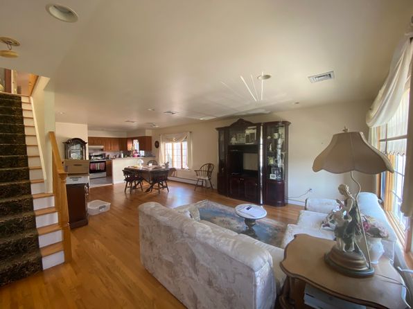460 Lafayette Ave #2