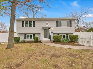 240 Sargent St, Warwick, RI 02888