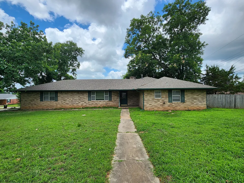 329 S Morrison Dr