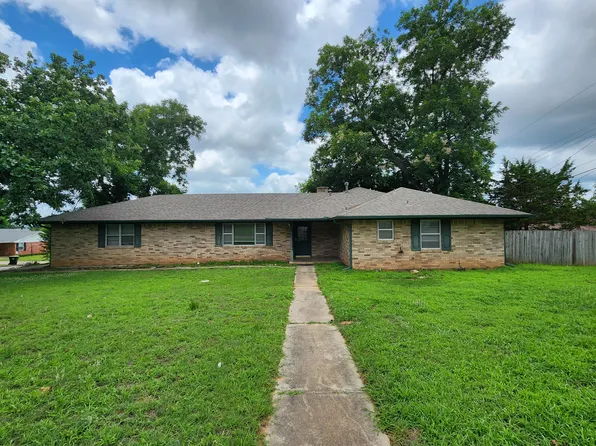329 S Morrison Dr, Ada, OK 74820