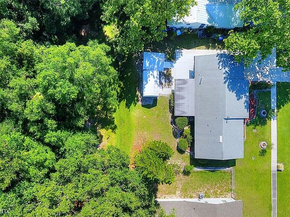 5th image of 1963 Camelot Ct SW