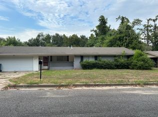 520 Ravenwood Dr, Athens, TX 75751