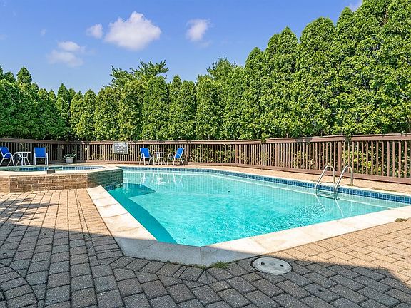 4th image of 9217 Sandhill Ct