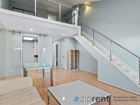 5th image of 724 Oak Grove Ave #10