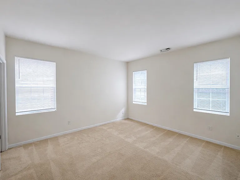 4064 Broadview Ln — Photo 10