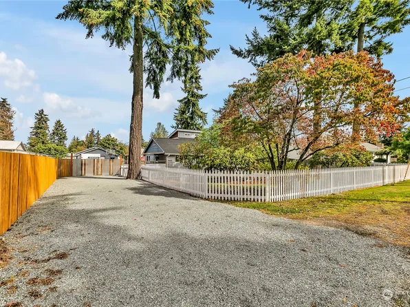 902 S 124th Street, Burien, WA 98168