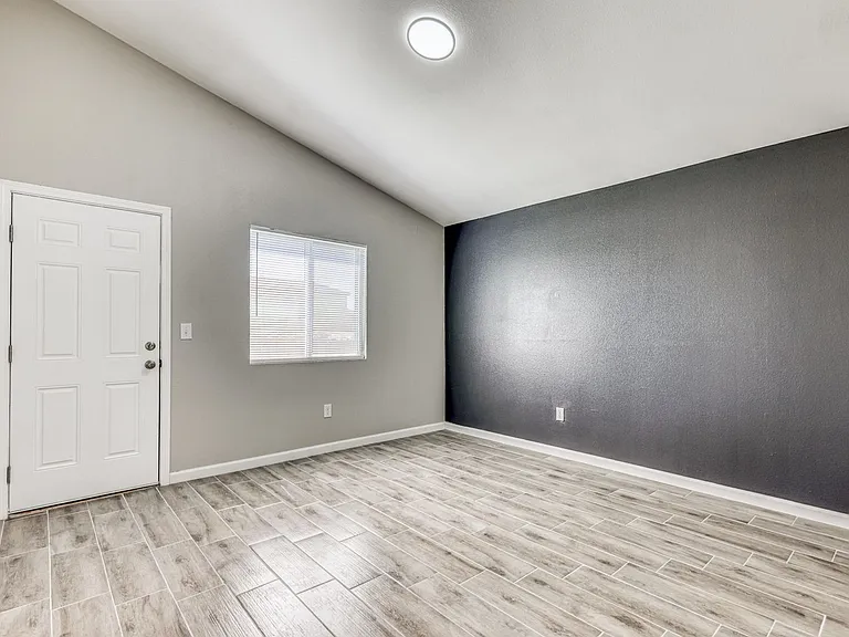 10028 Cross St — Photo 82