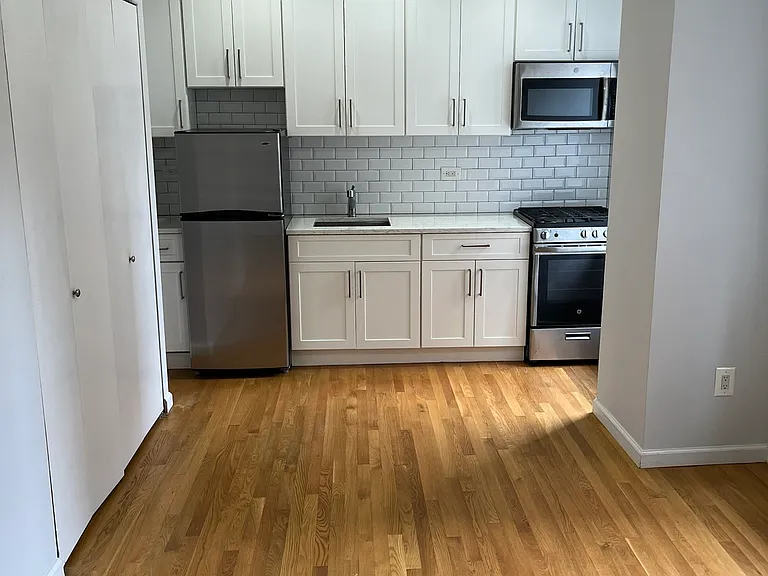 516 E 79th St #6F — Photo 2