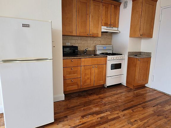 4th image of 222-89 Braddock Ave #3D