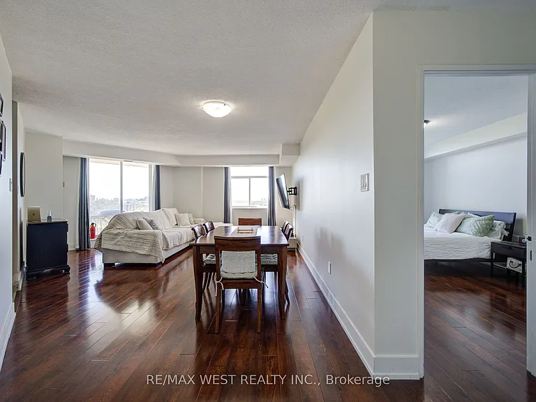 3559 Eglinton Ave W #1309 — Photo 7