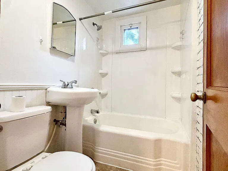 133 Maple St #C — Photo 10