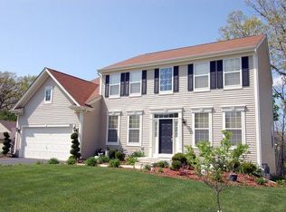 480 Oakhurst Ln, Carpentersville, IL 60110