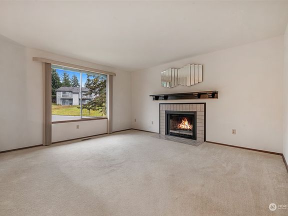 4th image of 702 97th Drive NE