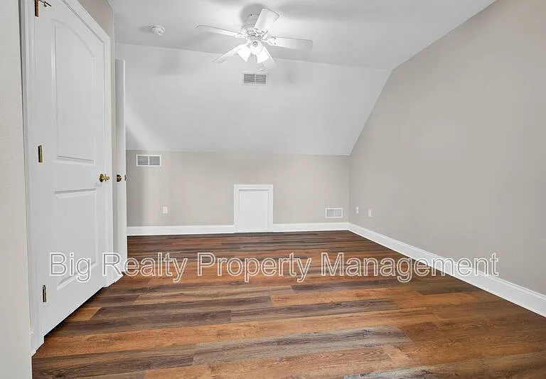 364 Prospect St — Photo 49