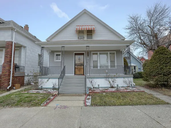 2413 Pulaski St, Hamtramck, MI 48212