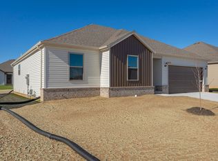 411 Barcelona St, Republic, MO 65738