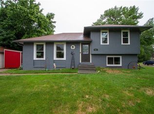 403 14th Ave NW, Altoona, IA 50009