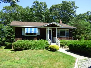 293 Norfolk Dr, East Hampton, NY 11937