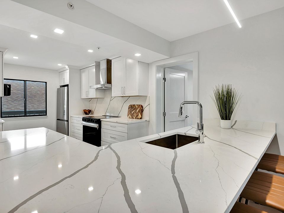 1st image of 501 Seafarer Circle #204
