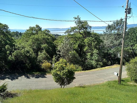 Mid lot view of 3254 Lee St