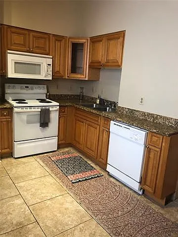 319 Royal St #202 — Photo 3