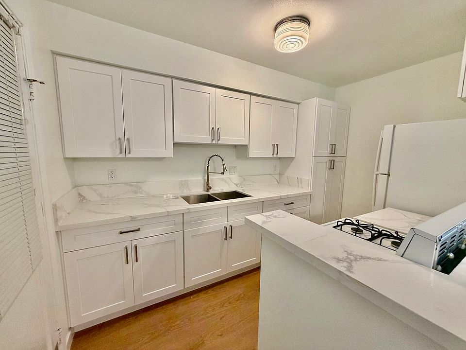 1st image of 3645 Midvale Ave #2
