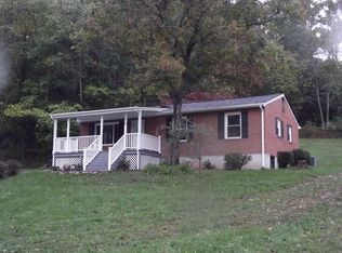2438 Haymakertown Rd, Troutville, VA 24175