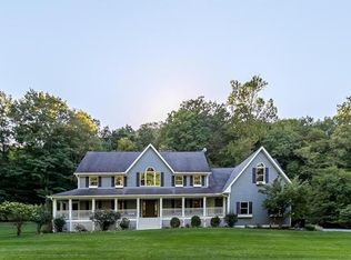9 Deerfield Ln, Katonah, NY 10536
