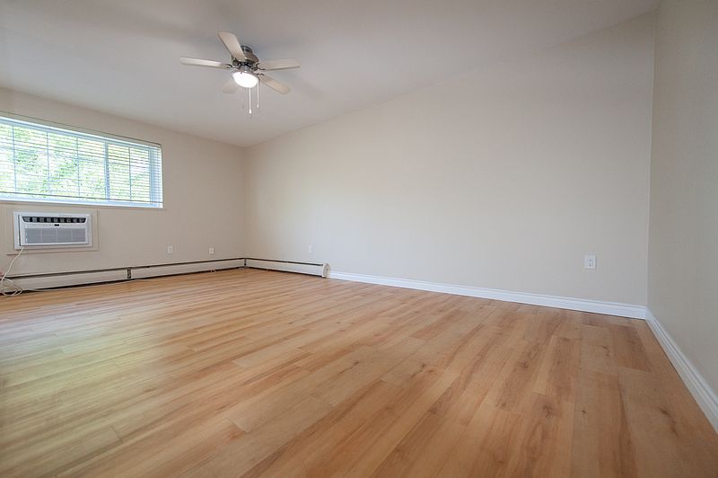 Winnipeg Apartment for rent - 2 Bedrooms — photo 10