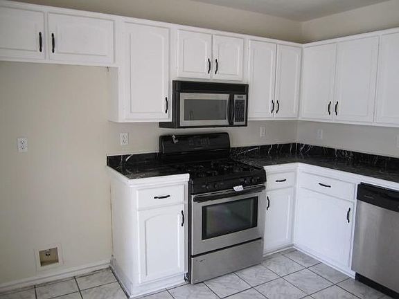 4th image of 312 S 9th St