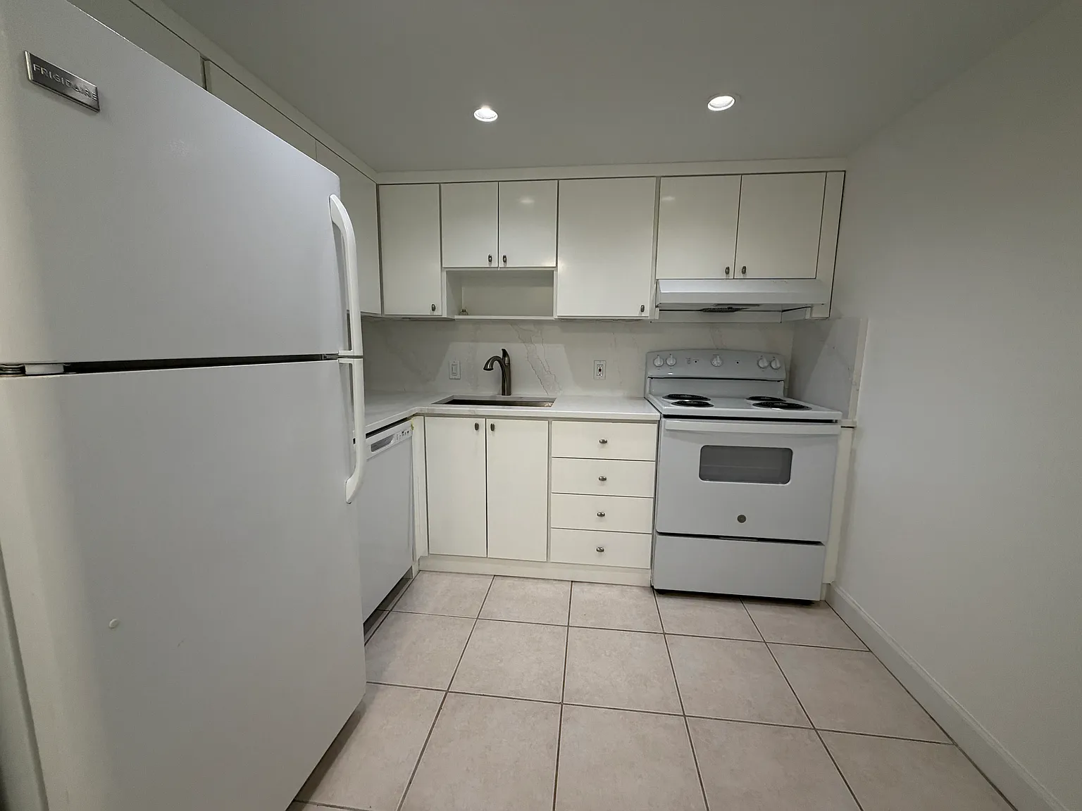 1 bed, 778 sqft, $1,900 — Photo 1